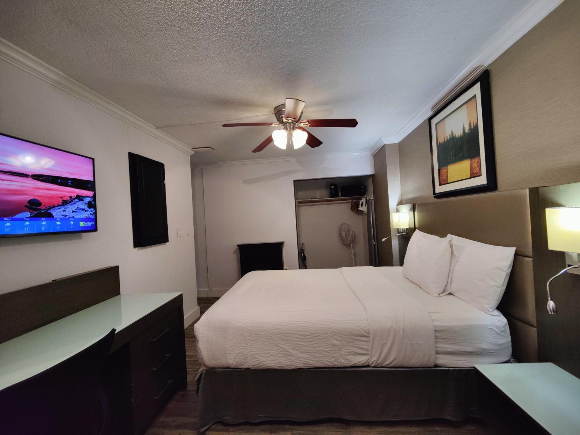 Divya Sutra Suites On Robson Downtown Ванкувер Экстерьер фото
