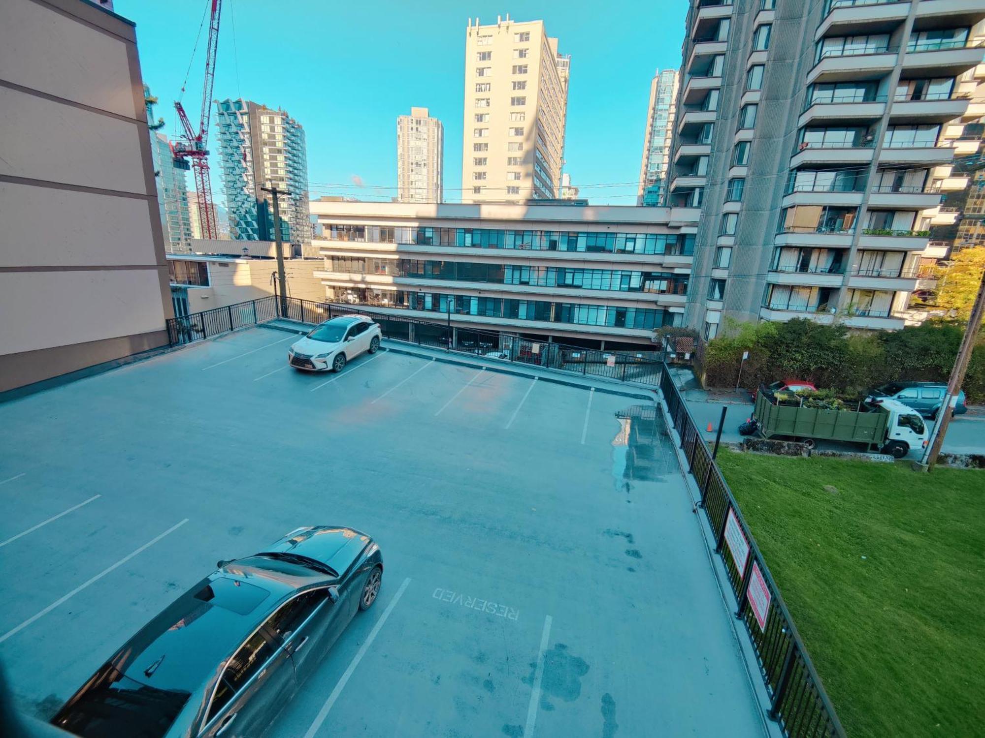 Divya Sutra Suites On Robson Downtown Ванкувер Экстерьер фото